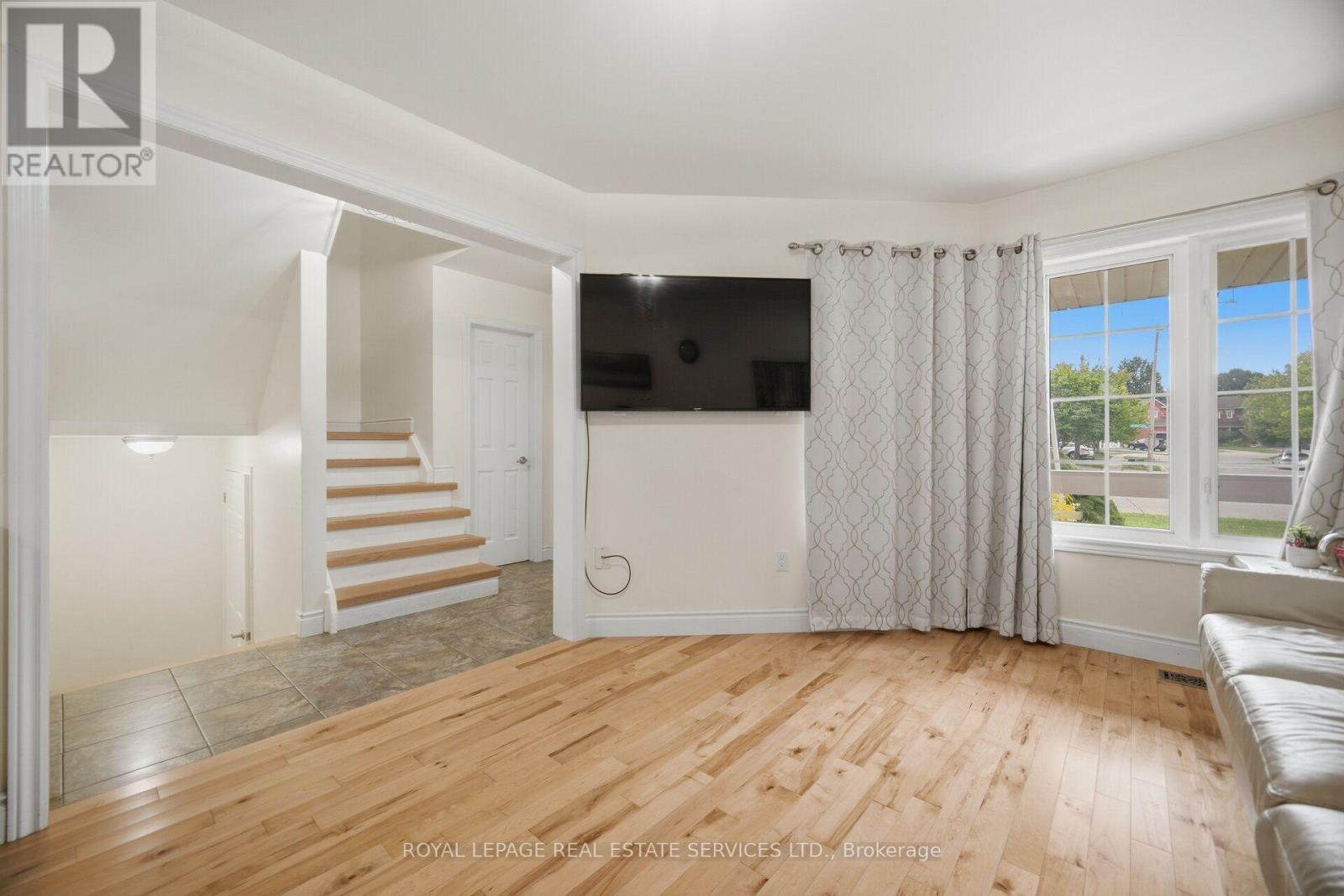 28 WHEATLAND DRIVE - 11