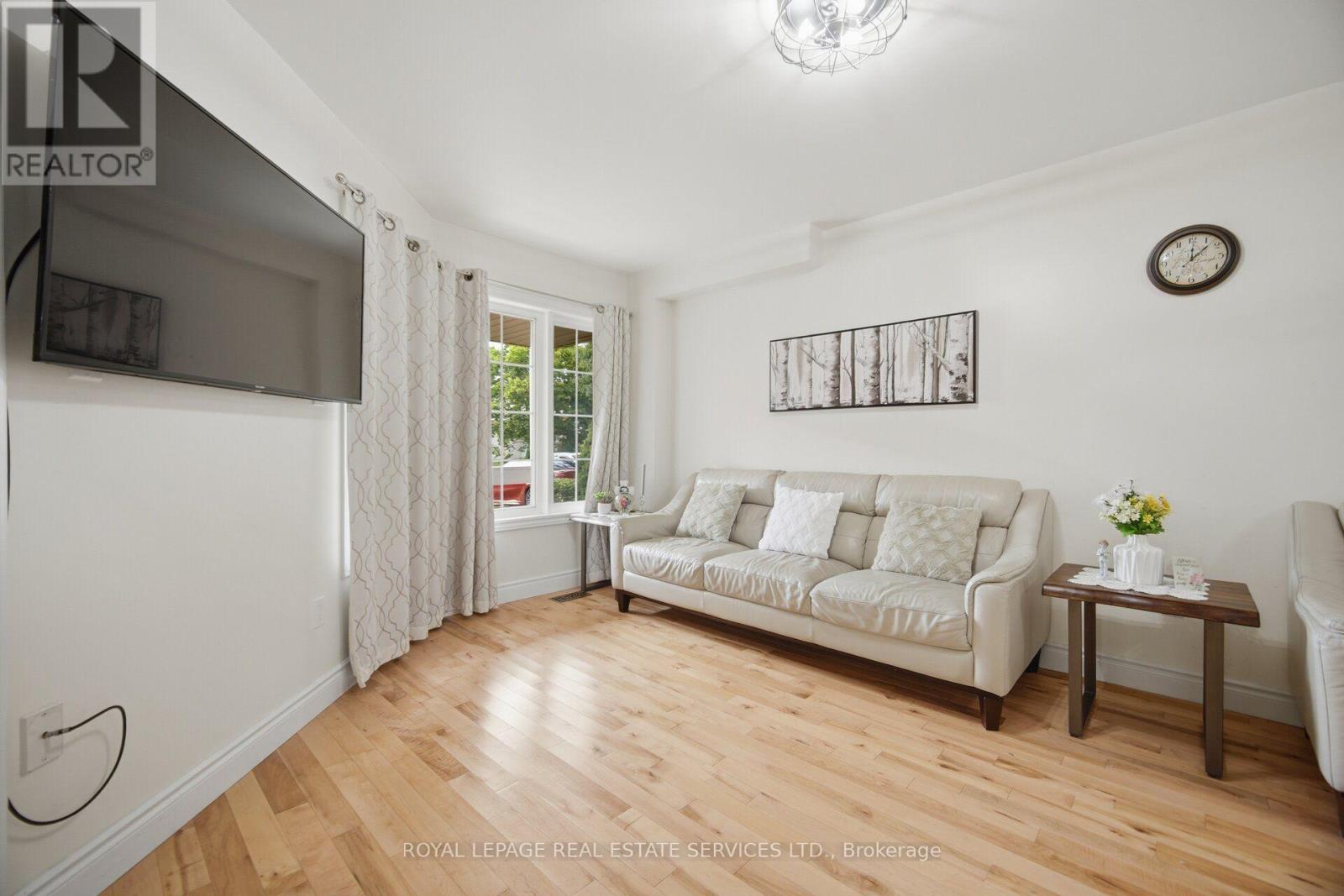 28 WHEATLAND DRIVE - 12
