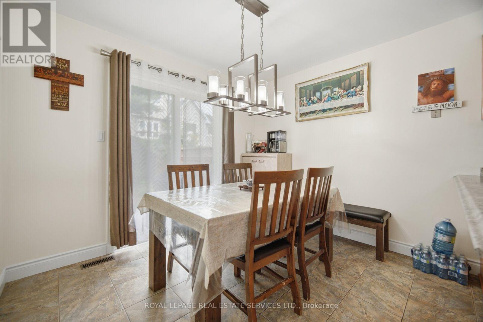28 WHEATLAND DRIVE - 25