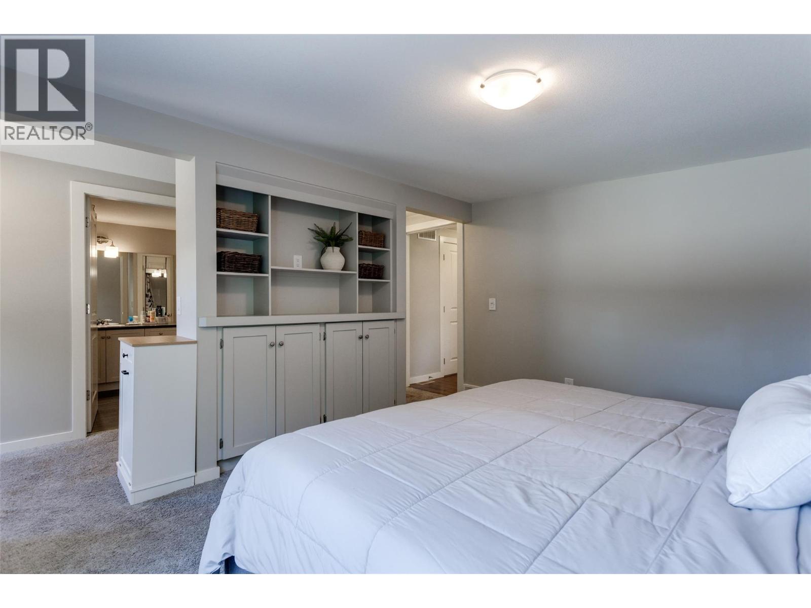 #13 3381 Village Green Way - 16
