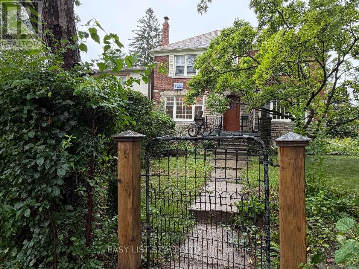 205 Ridley Boulevard, Toronto (Bedford Park-Nortown), Ontario, M5M3M4, Toronto (Bedford Park-Nortown), Ontario — photo 5 of 5