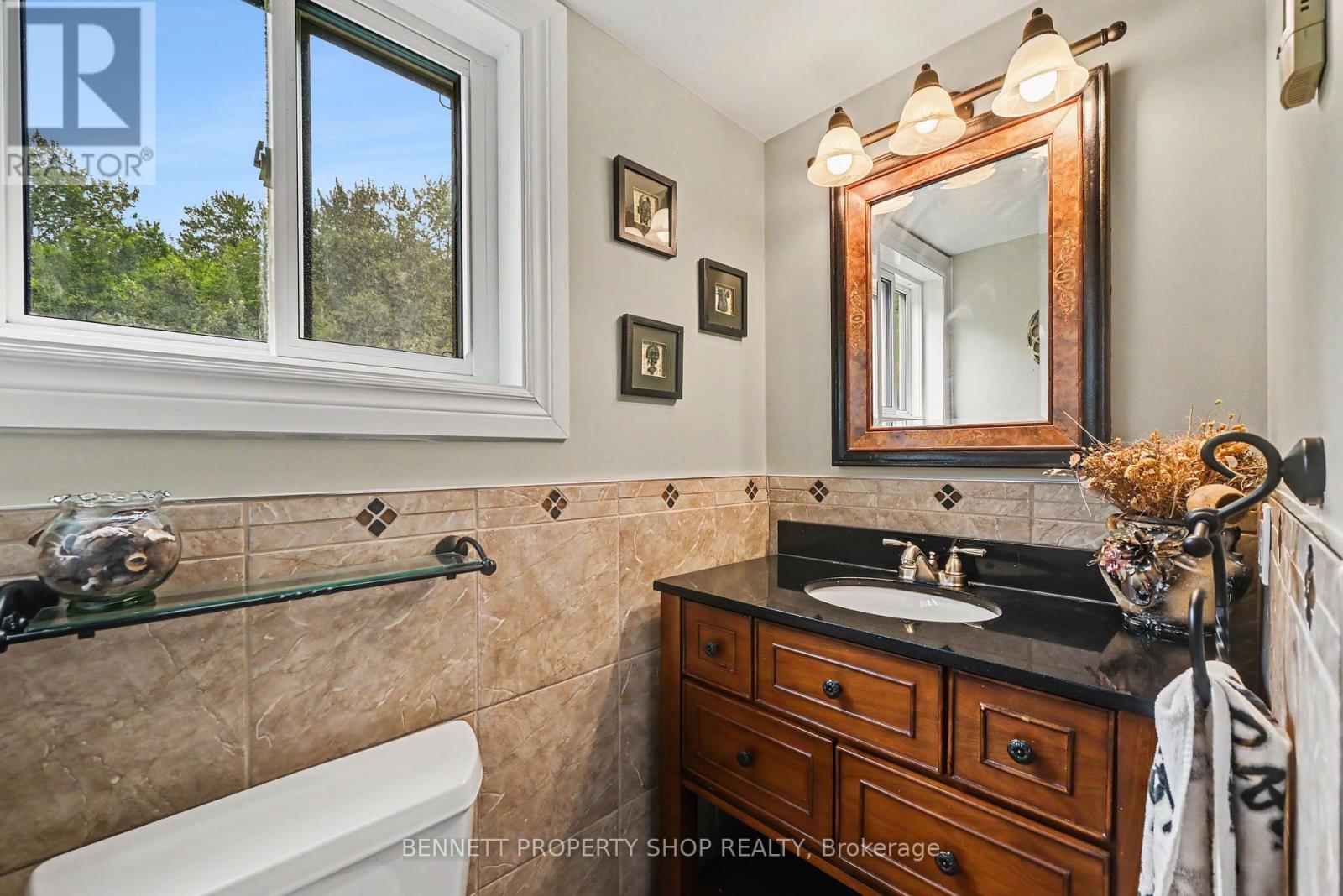 230 CARDINAL CRESCENT - Image 11