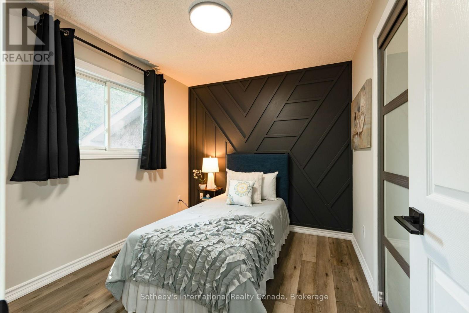 53 ROYAL BEECH DRIVE - 17