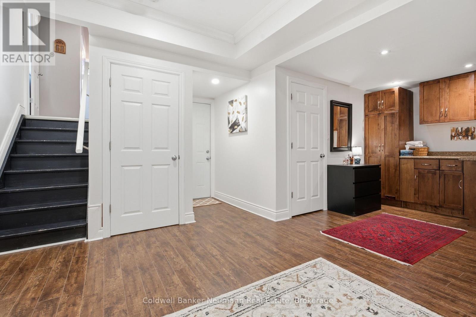 110 OAKES CRESCENT - Image 24