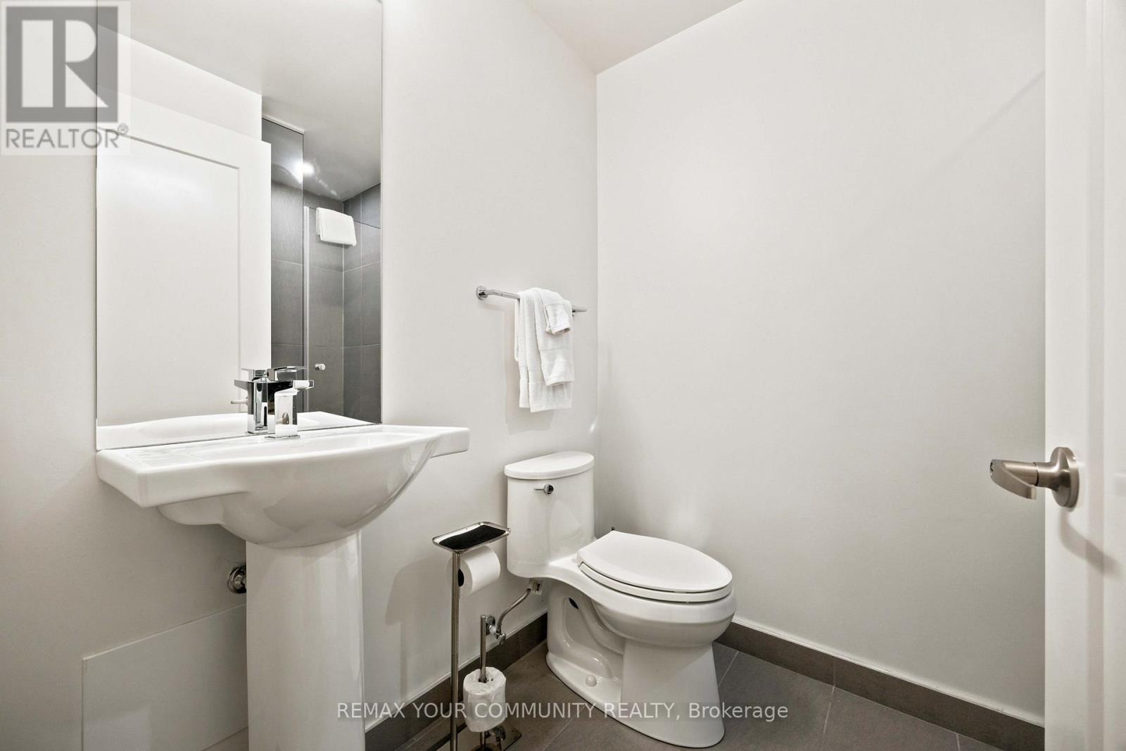 #1627 70 PRINCESS STREET - 19