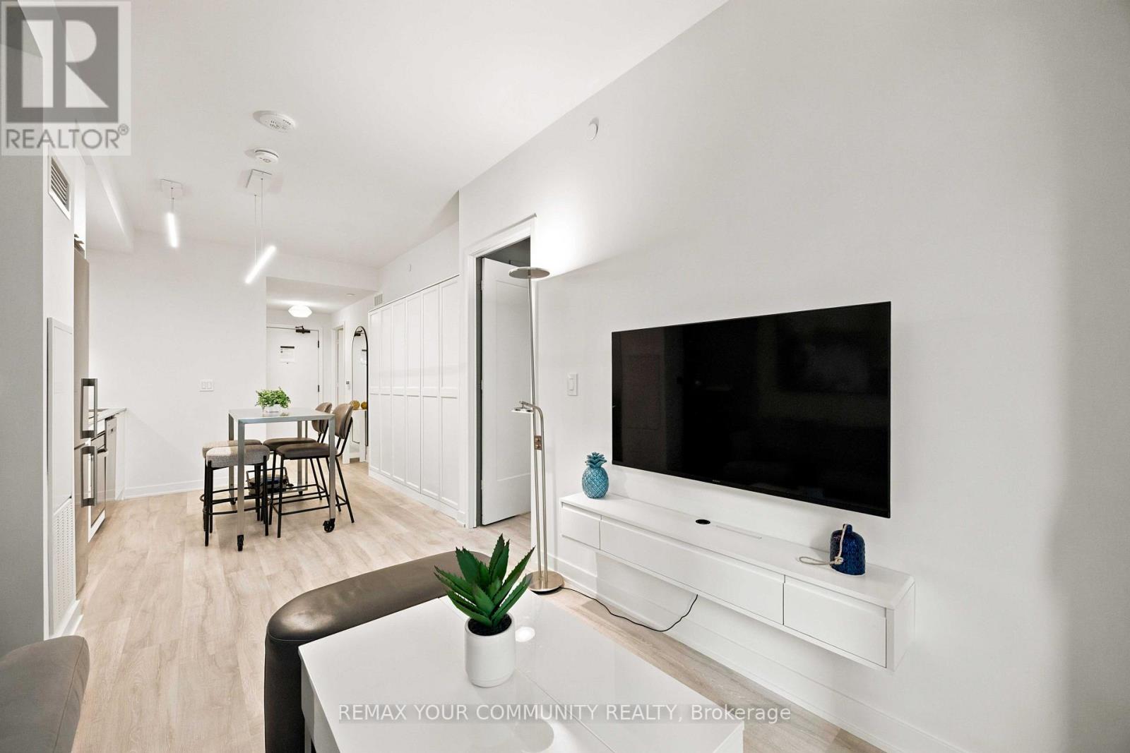 #1627 70 PRINCESS STREET - 5