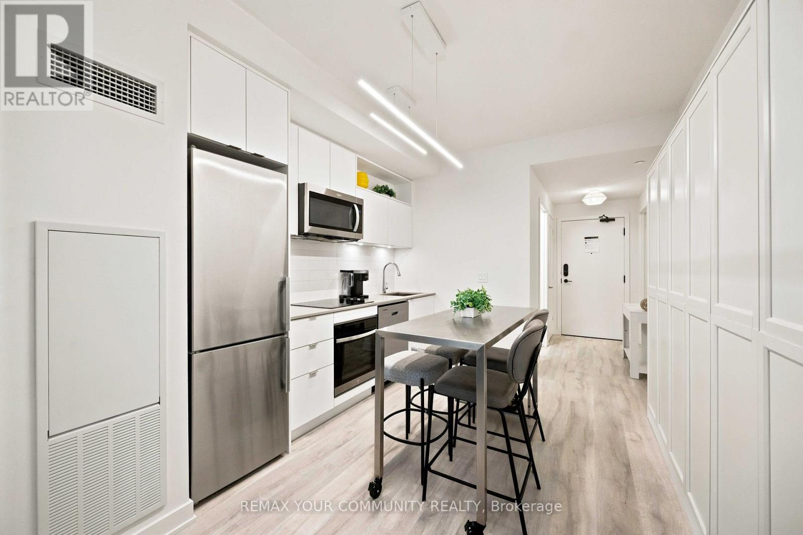 #1627 70 PRINCESS STREET - 7