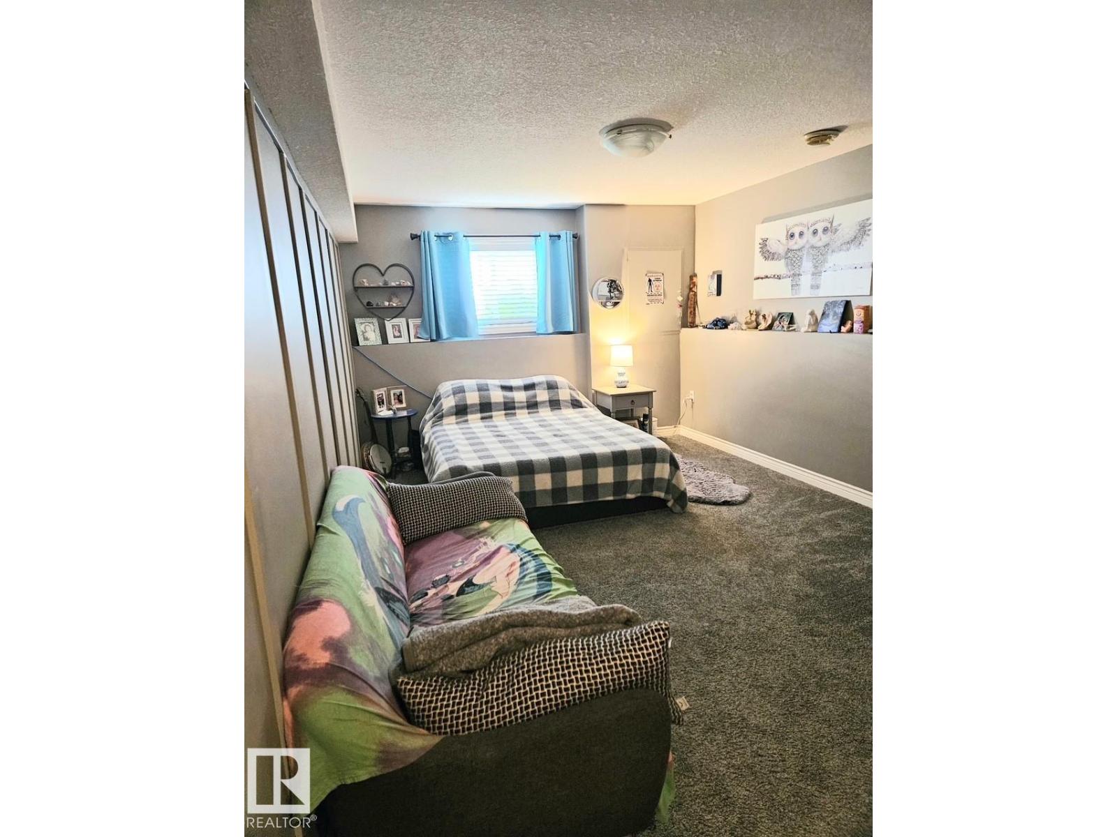 4532 46B ST - 43