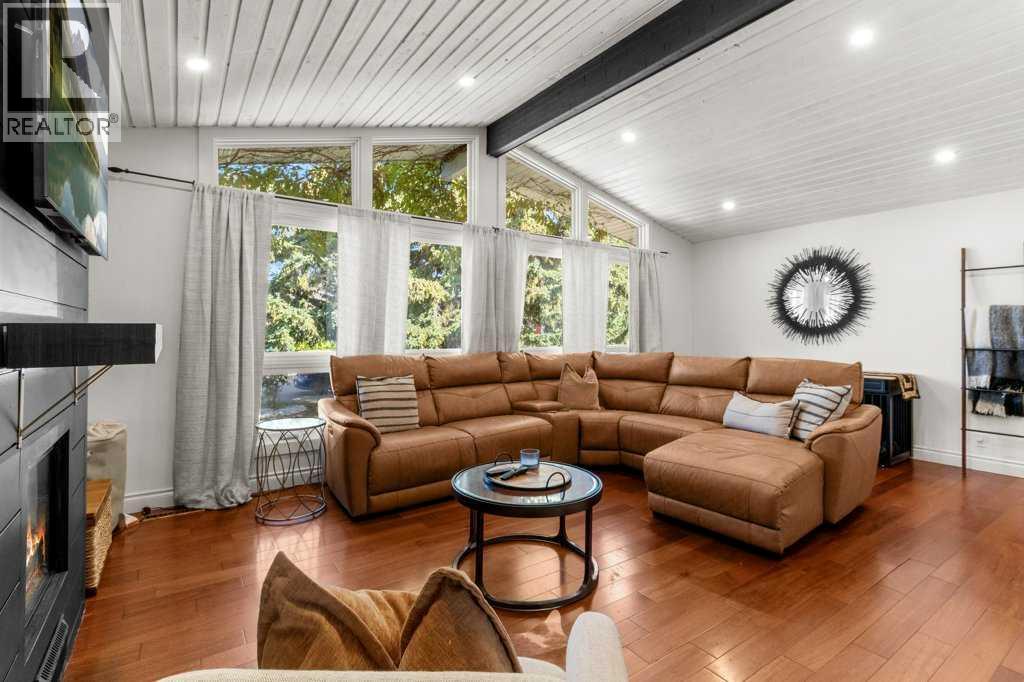 Listing photo – 5 Selkirk Boulevard, Red Deer