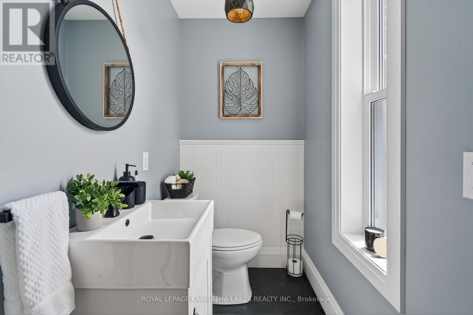 45 OAK STREET - Image 11