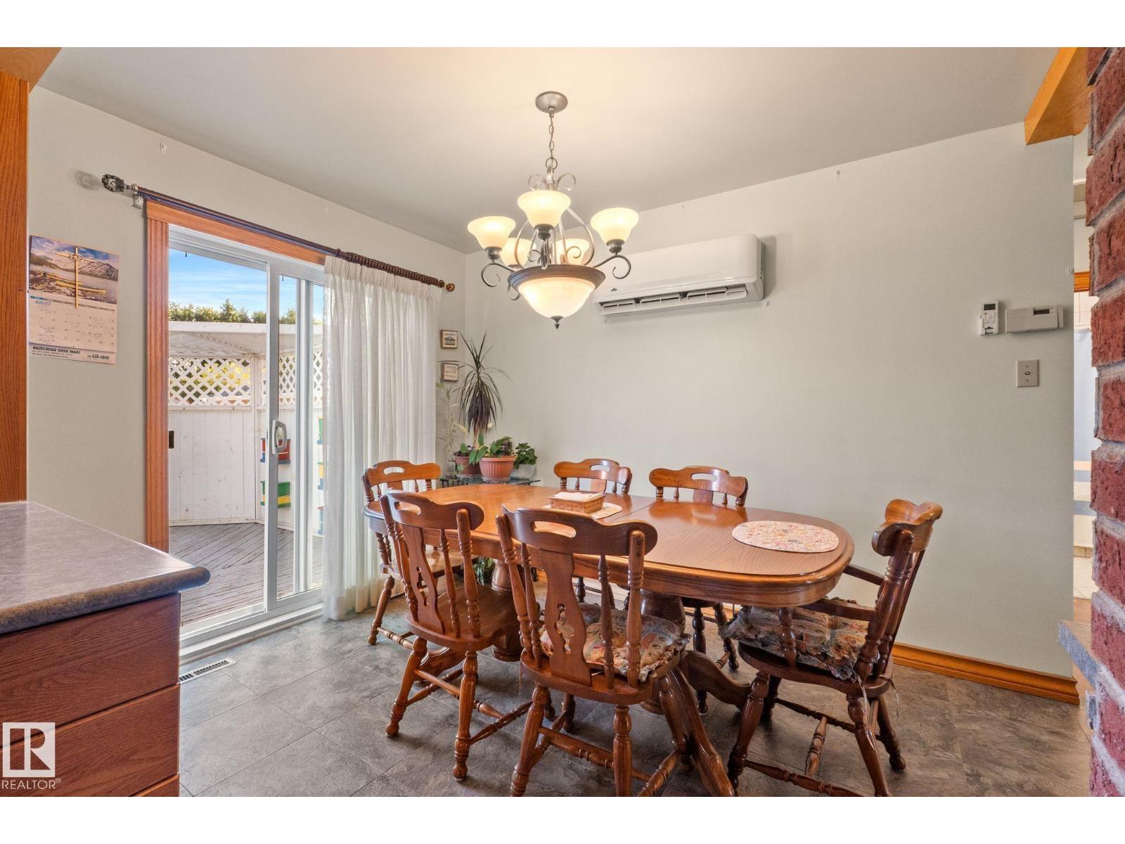 9719 65 AV NW - 13