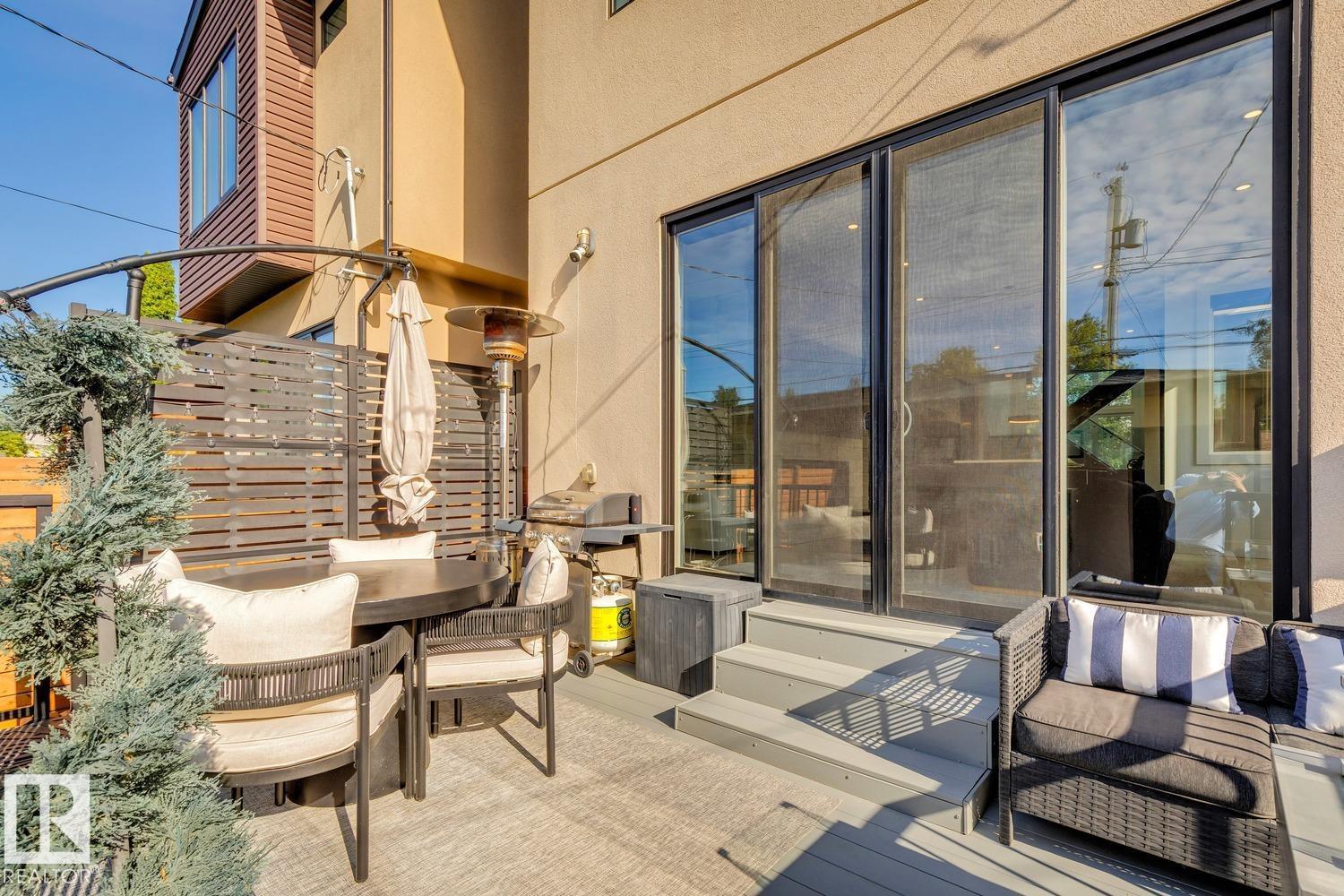 9323 75 AV NW - 43