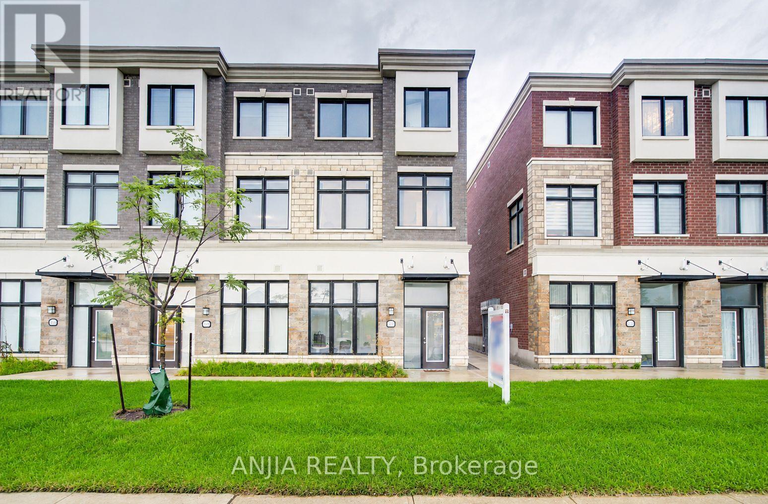5448 Main Street, Whitchurch-Stouffville (Stouffville), Ontario, L4A4W8, Whitchurch-Stouffville (Stouffville), Ontario — photo 1 of 5