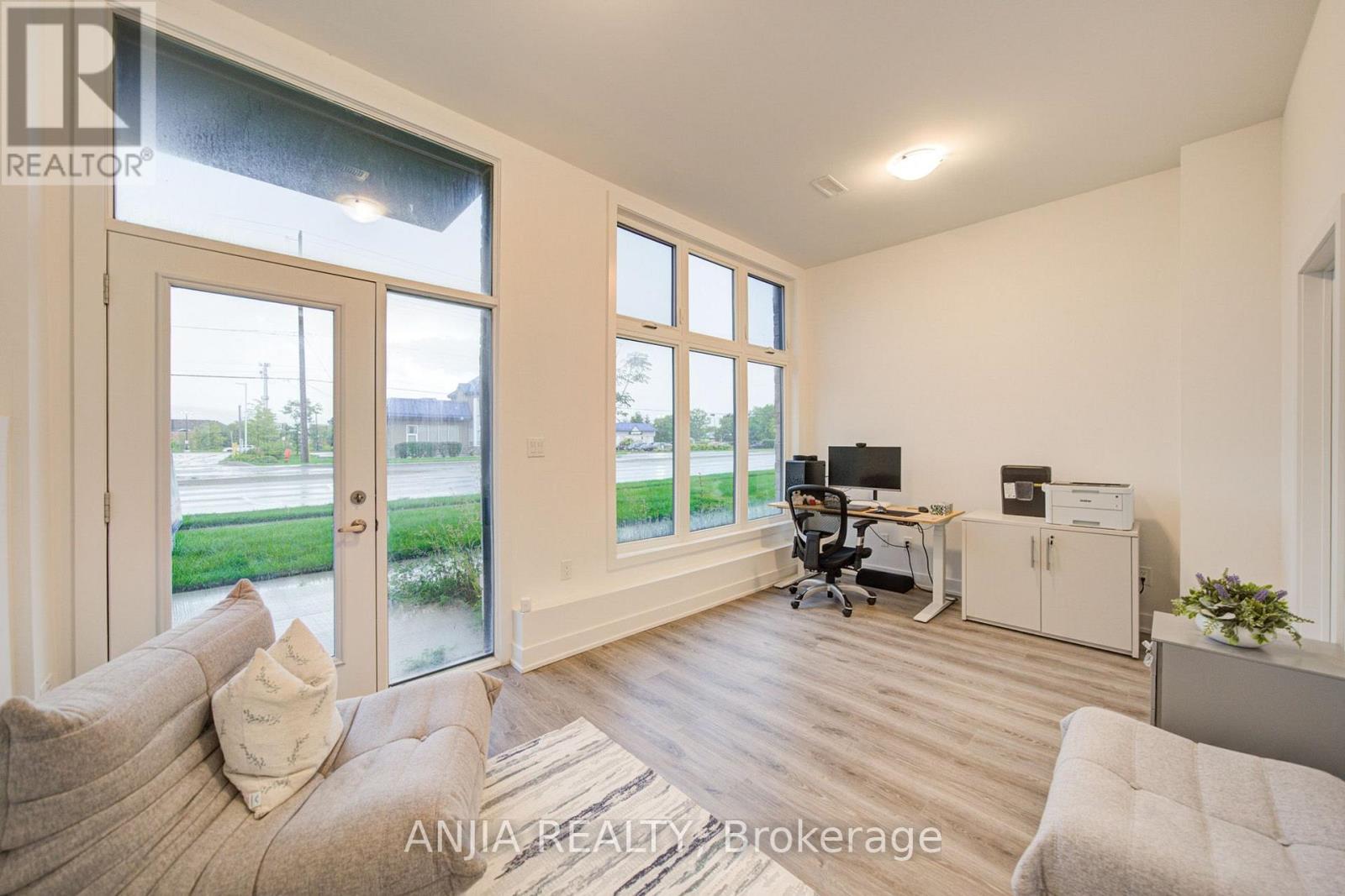 5448 Main Street, Whitchurch-Stouffville (Stouffville), Ontario, L4A4W8, Whitchurch-Stouffville (Stouffville), Ontario — photo 3 of 5