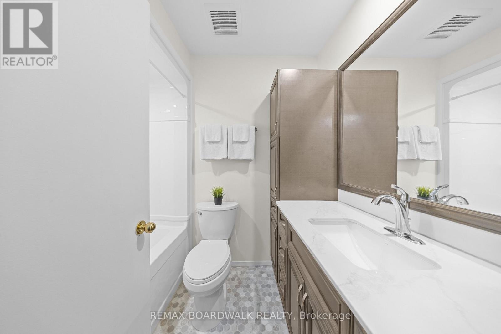 2 Bed, 2 Bath Apartment for Rent in Carleton Place – 204 – 299 THOMAS STREET, Carleton Place – MLS# X13740558 - Image 19