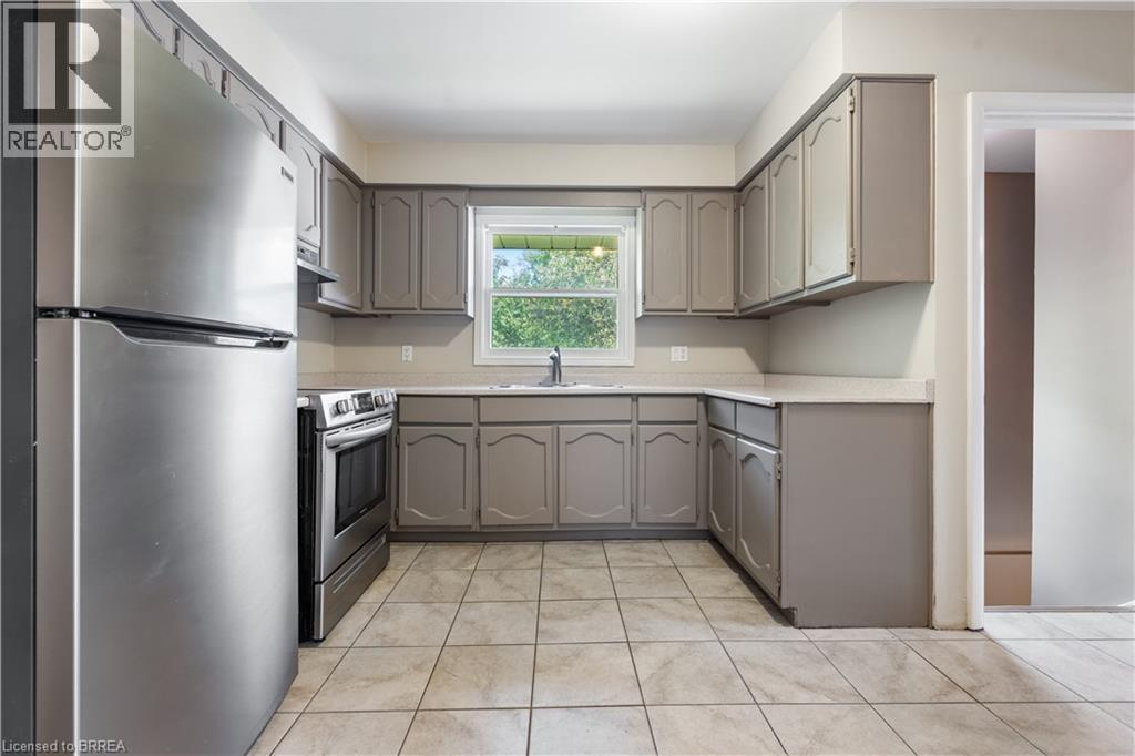 25 WAYNE Drive - 11