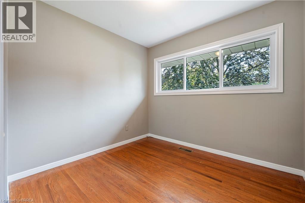 25 WAYNE Drive - 12