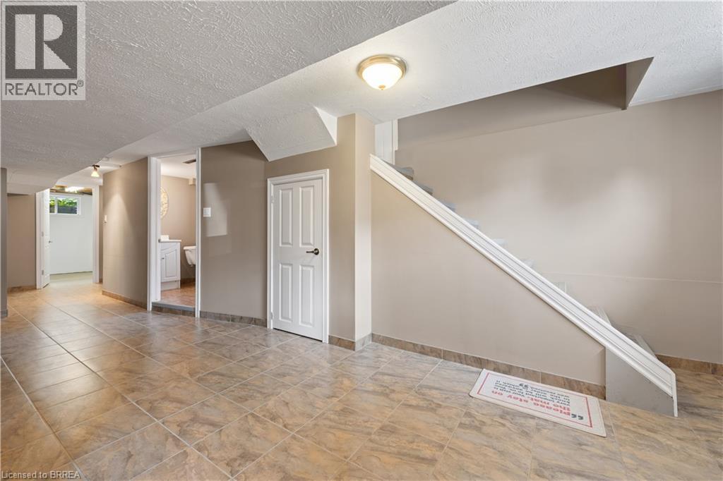 25 WAYNE Drive - Image 16
