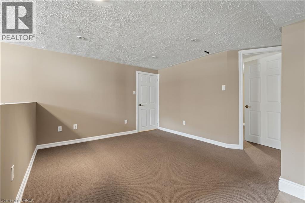 25 WAYNE Drive - Image 18