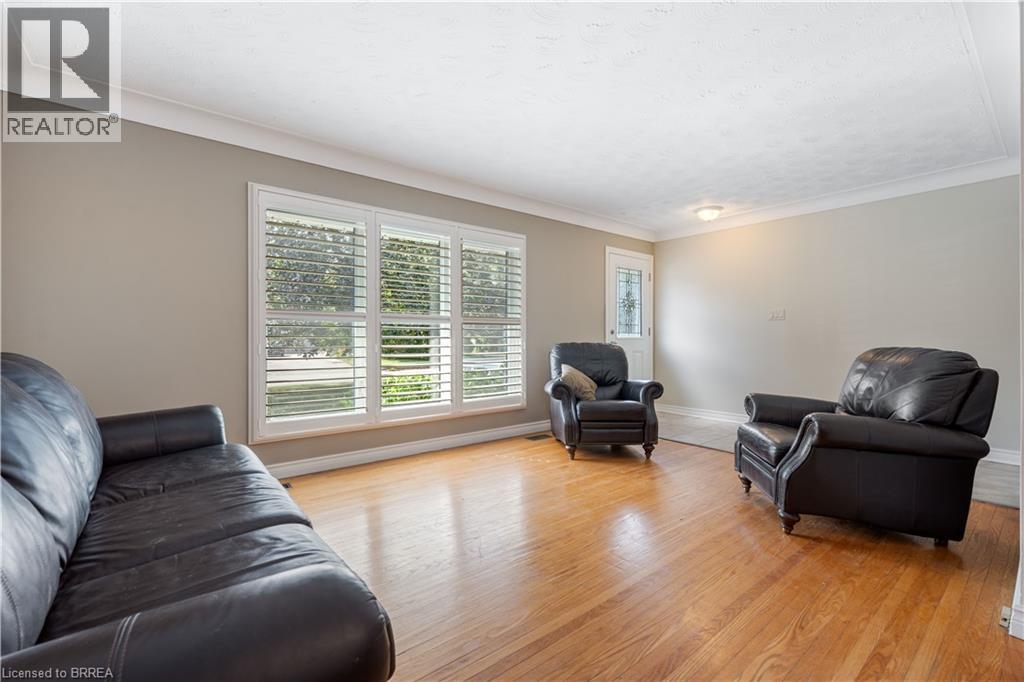 25 WAYNE Drive - 6