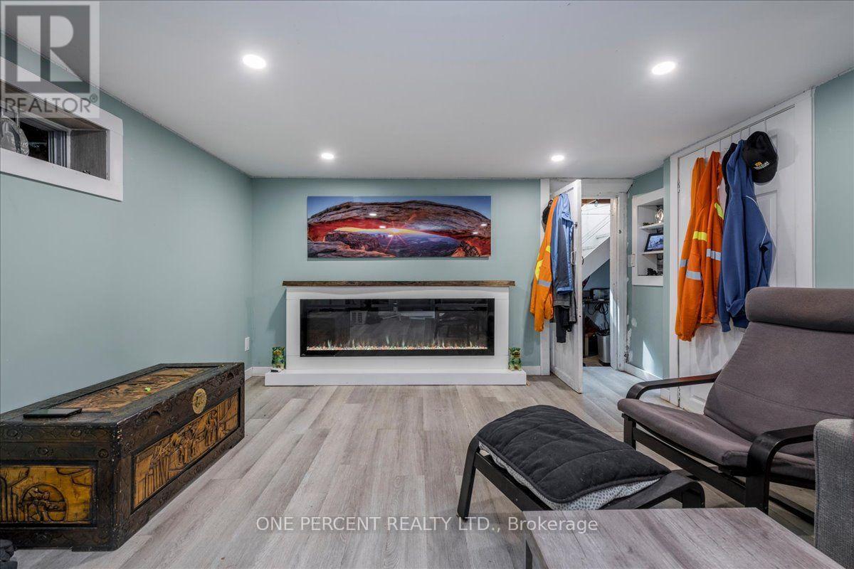 224 FOSTER DRIVE - 10