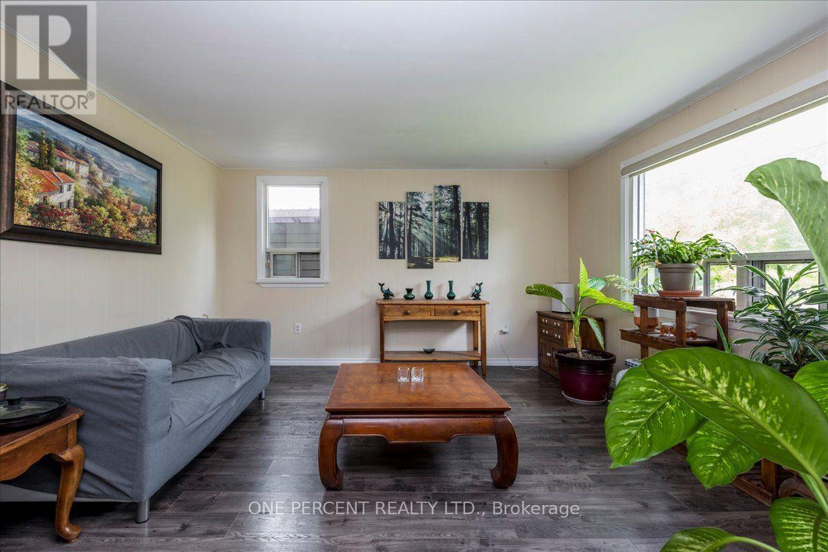 224 FOSTER DRIVE - 32