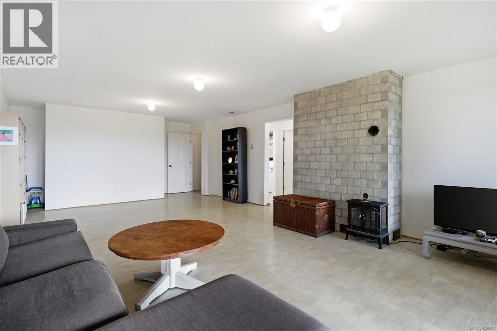 1691 Strathcona Heights Rd - Image 38