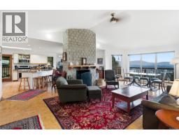 Living room - 1691 Strathcona Heights Rd, Shawnigan Lake, BC V8H2A9 Photo 11