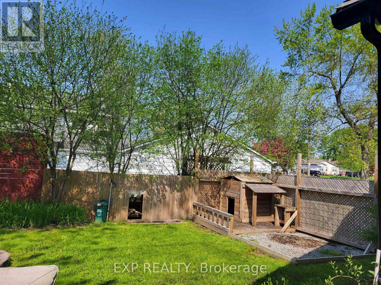 1317 DOMINION Road, Fort Erie (Crescent Park), Ontario, L2A1J2, Fort Erie (Crescent Park), Ontario — photo 2 of 5
