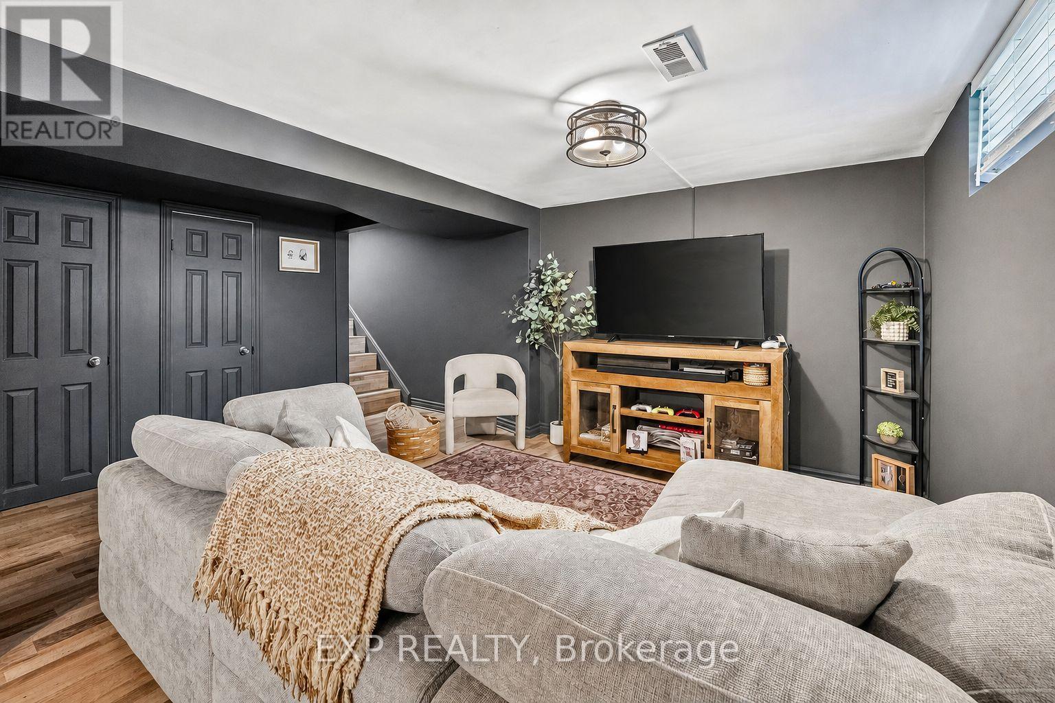 111 CONCESSION ROAD - 18