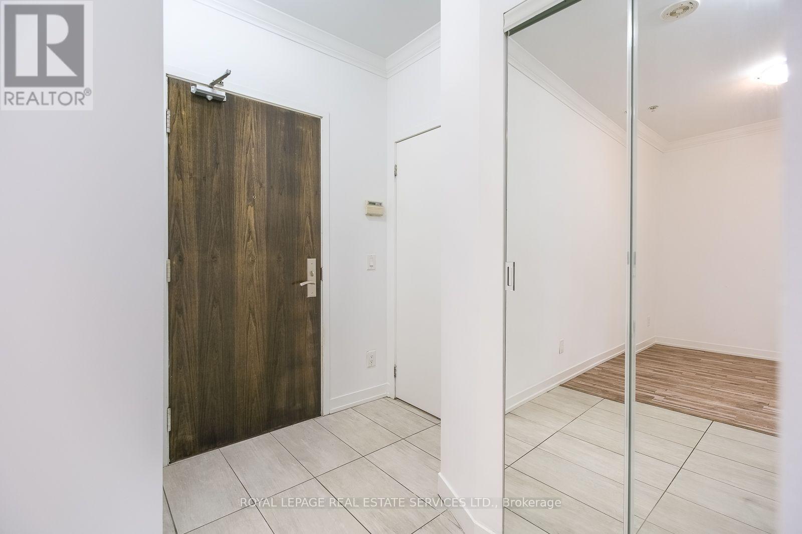 #1605 840 QUEENS PLATE DRIVE - 4