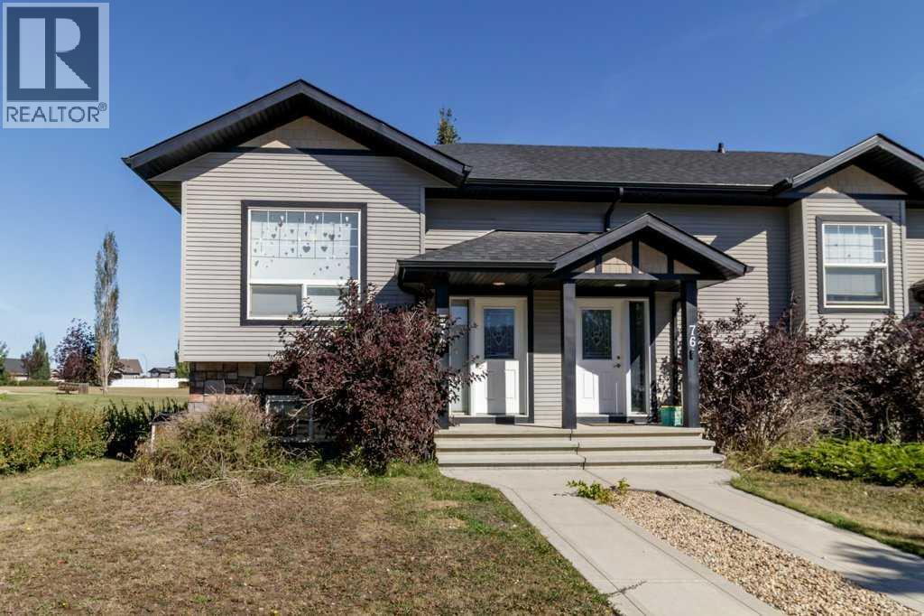 Listing photo – 74 Hawkridge Boulevard, Penhold