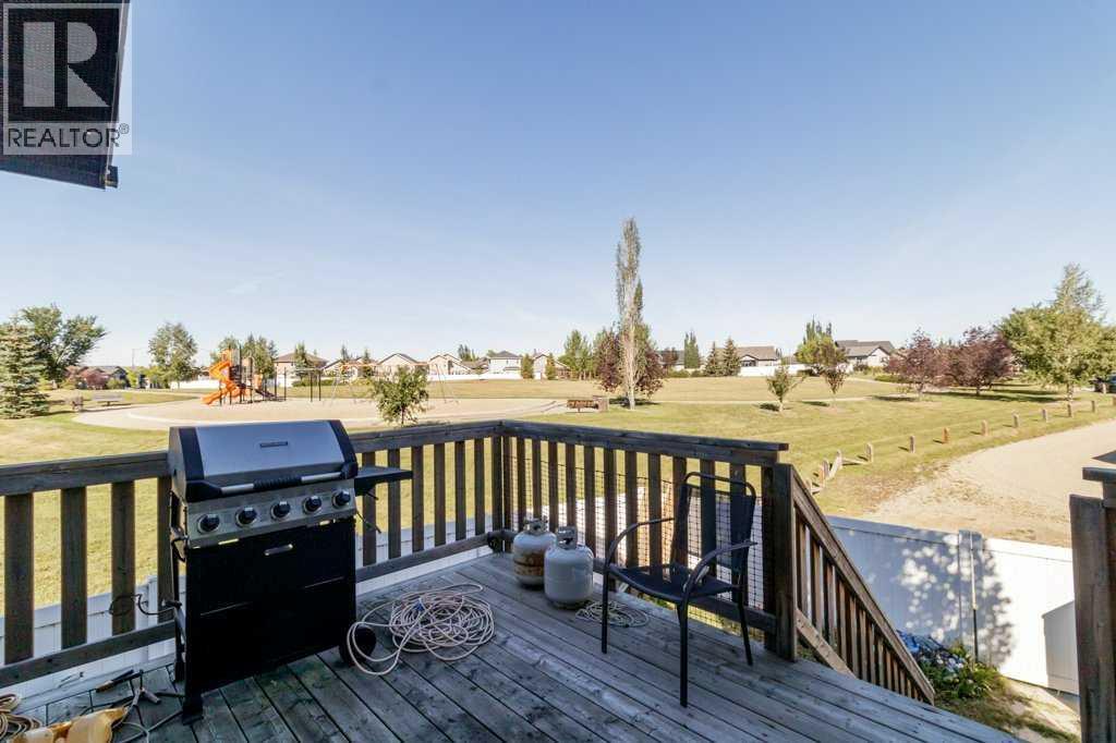 Listing photo – 74 Hawkridge Boulevard, Penhold