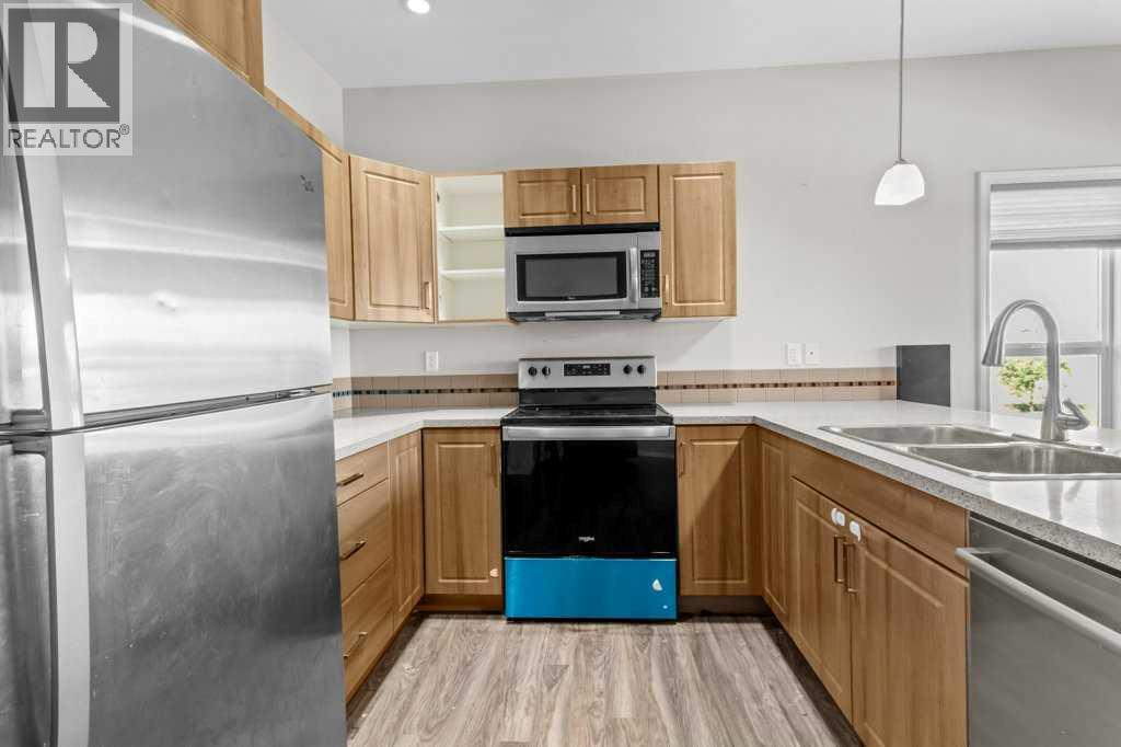 Listing photo – 74 Hawkridge Boulevard, Penhold