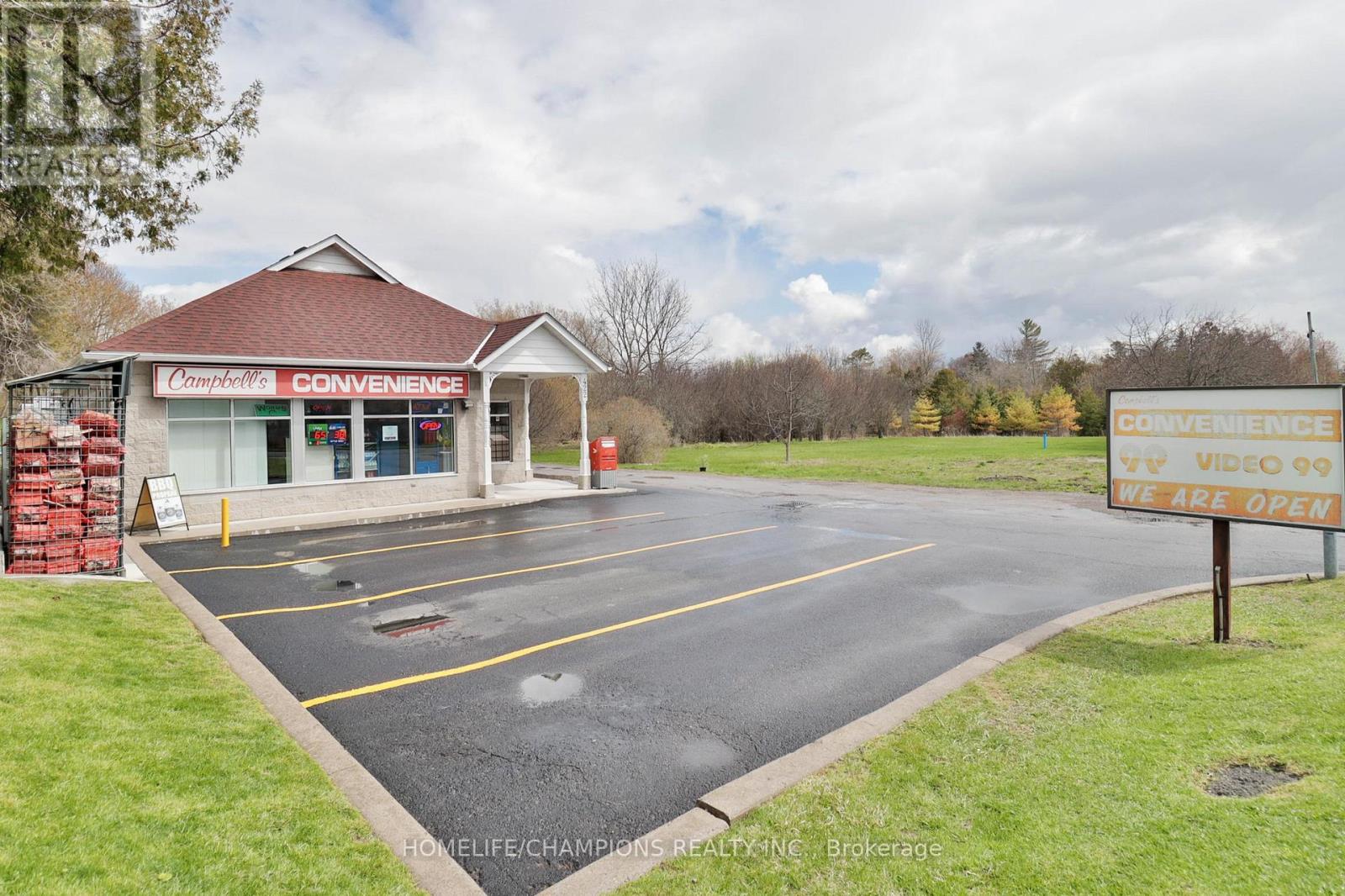 422 King Street West, Cobourg, Ontario, K9A2N7, Cobourg, Ontario — photo 2 of 5