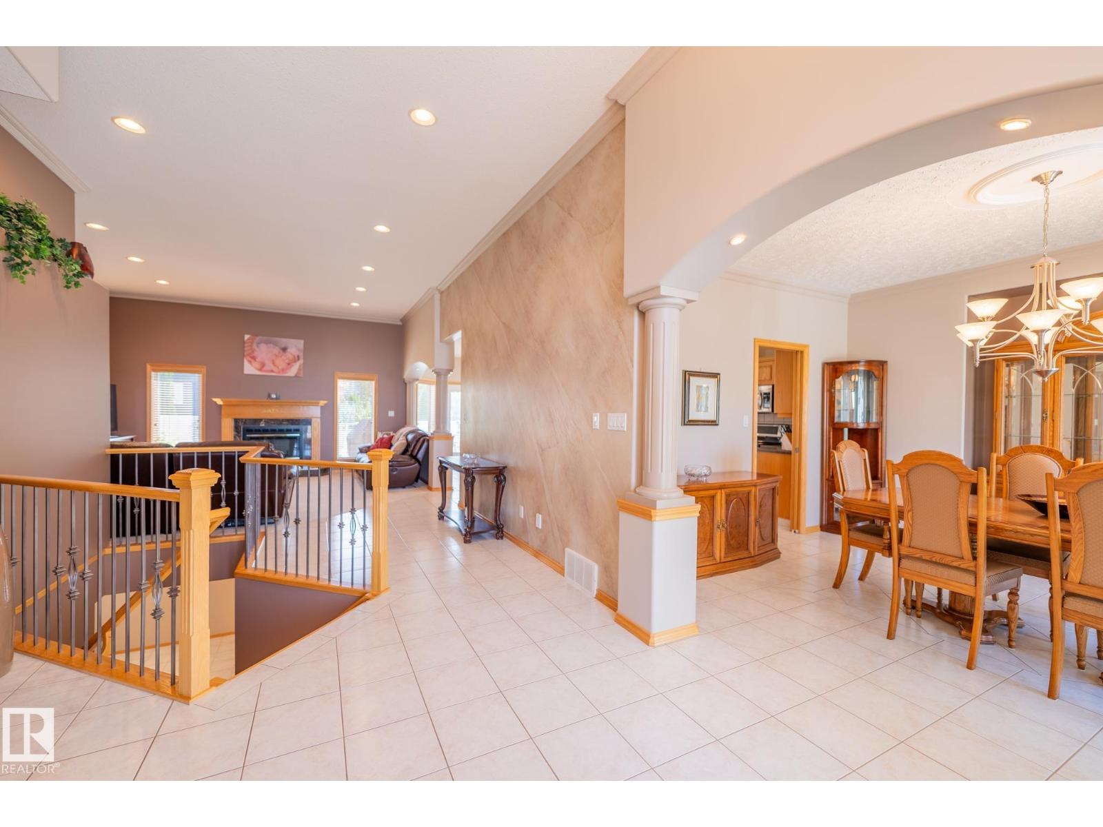 7707 166 AV NW - 24
