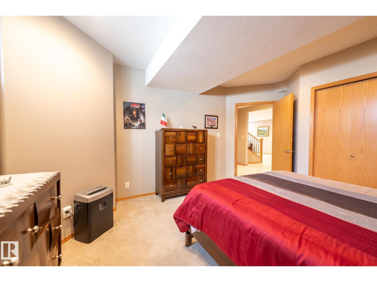 7707 166 AV NW - 49