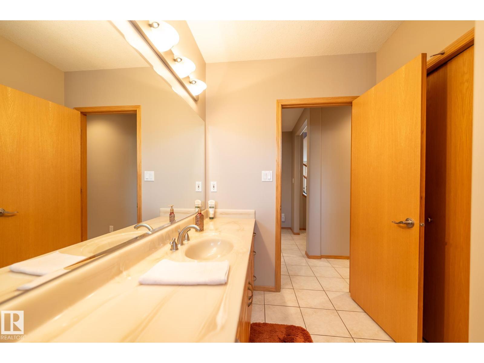 7707 166 AV NW - 56
