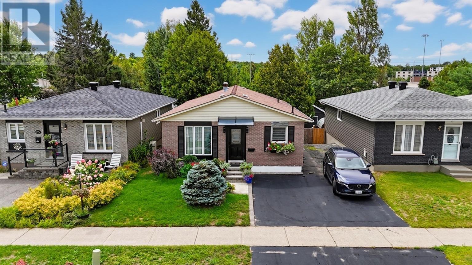 23 Pearson DR - 2