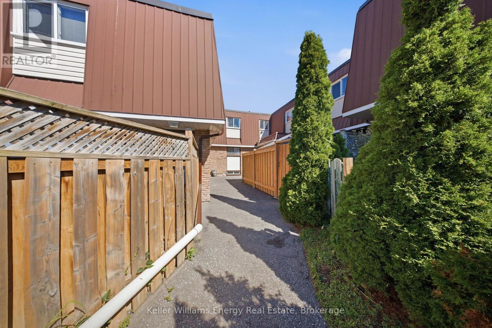 #58 1333 MARY STREET N - 2