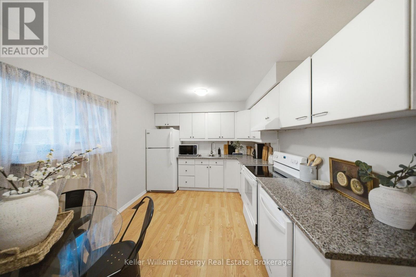 #58 1333 MARY STREET N - 5