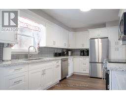 Laundry room - 158 Blossom Court, Scugog, ON L9L1G5 Photo 10