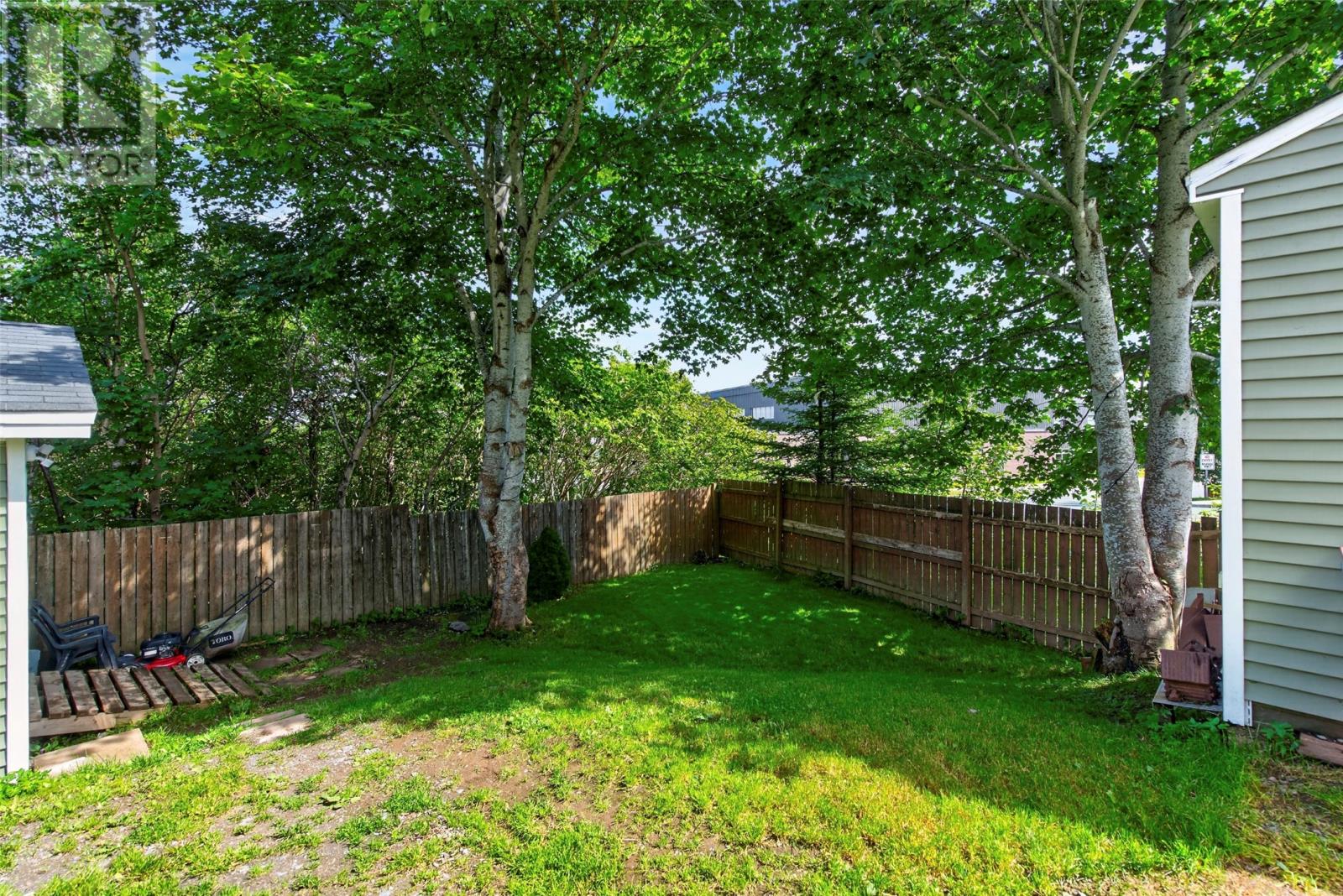 71 Munden Drive, Mount Pearl, Newfoundland & Labrador, A1N2T2, Mount Pearl, Newfoundland & Labrador — photo 3 of 5