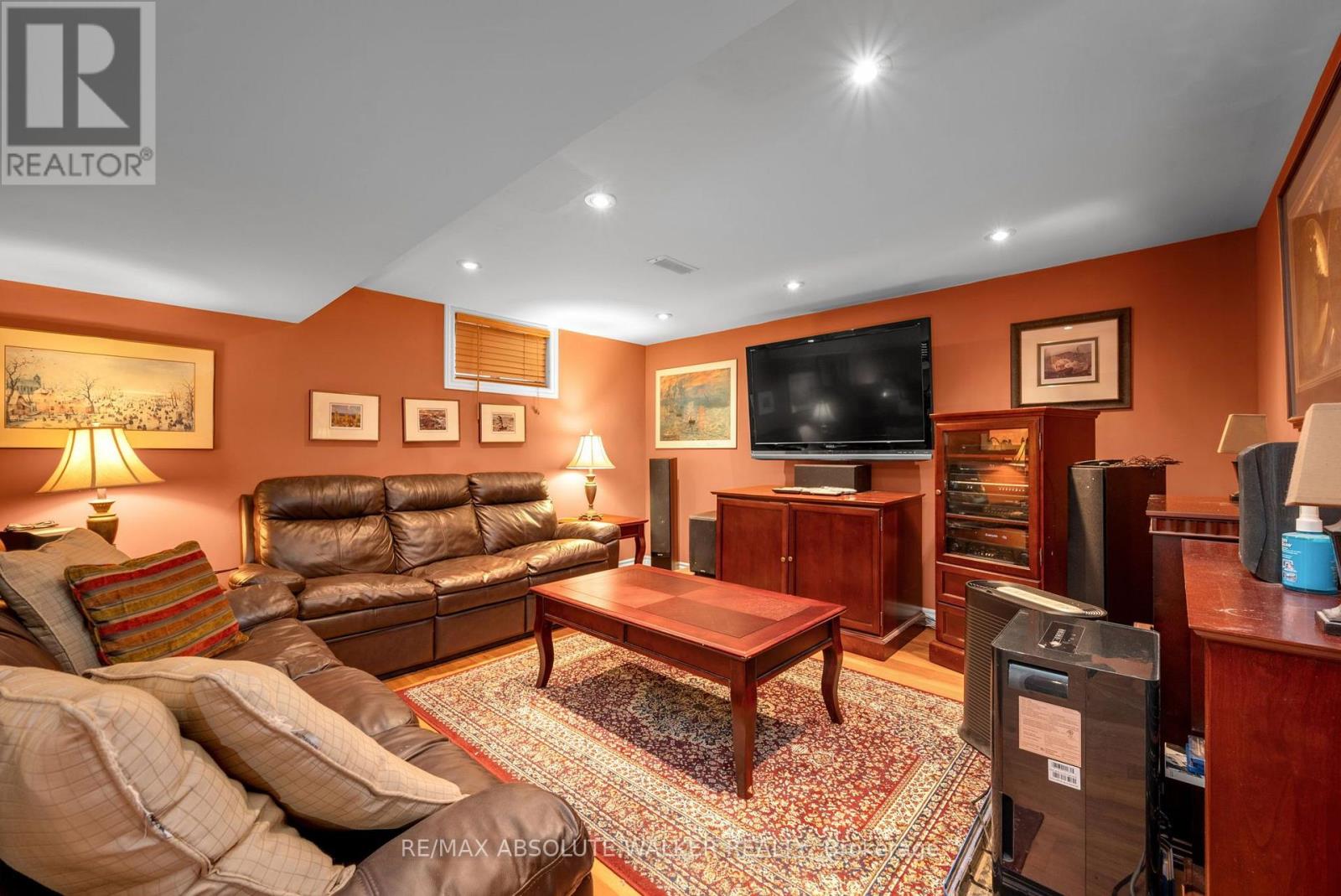 3 Bed, 2 Bath House for Sale in Ottawa – 425 BESSERER STREET, Ottawa – MLS# X13740634 - Image 28