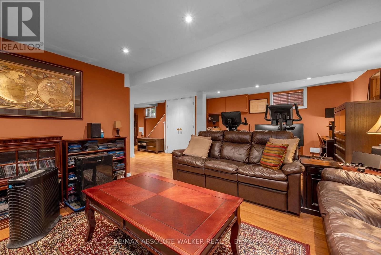3 Bed, 2 Bath House for Sale in Ottawa – 425 BESSERER STREET, Ottawa – MLS# X13740634 - Image 29
