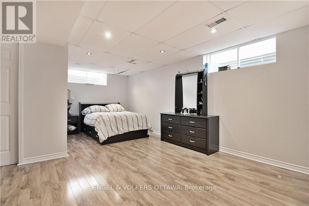 13 PICASSO DRIVE - Image 20