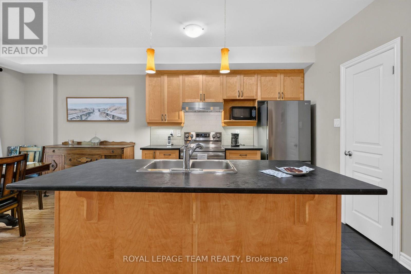 2 Bed, 2 Bath House for Sale in Ottawa – B – 1004 BERYL PRIVATE, Ottawa – MLS# X13740902 - Image 16