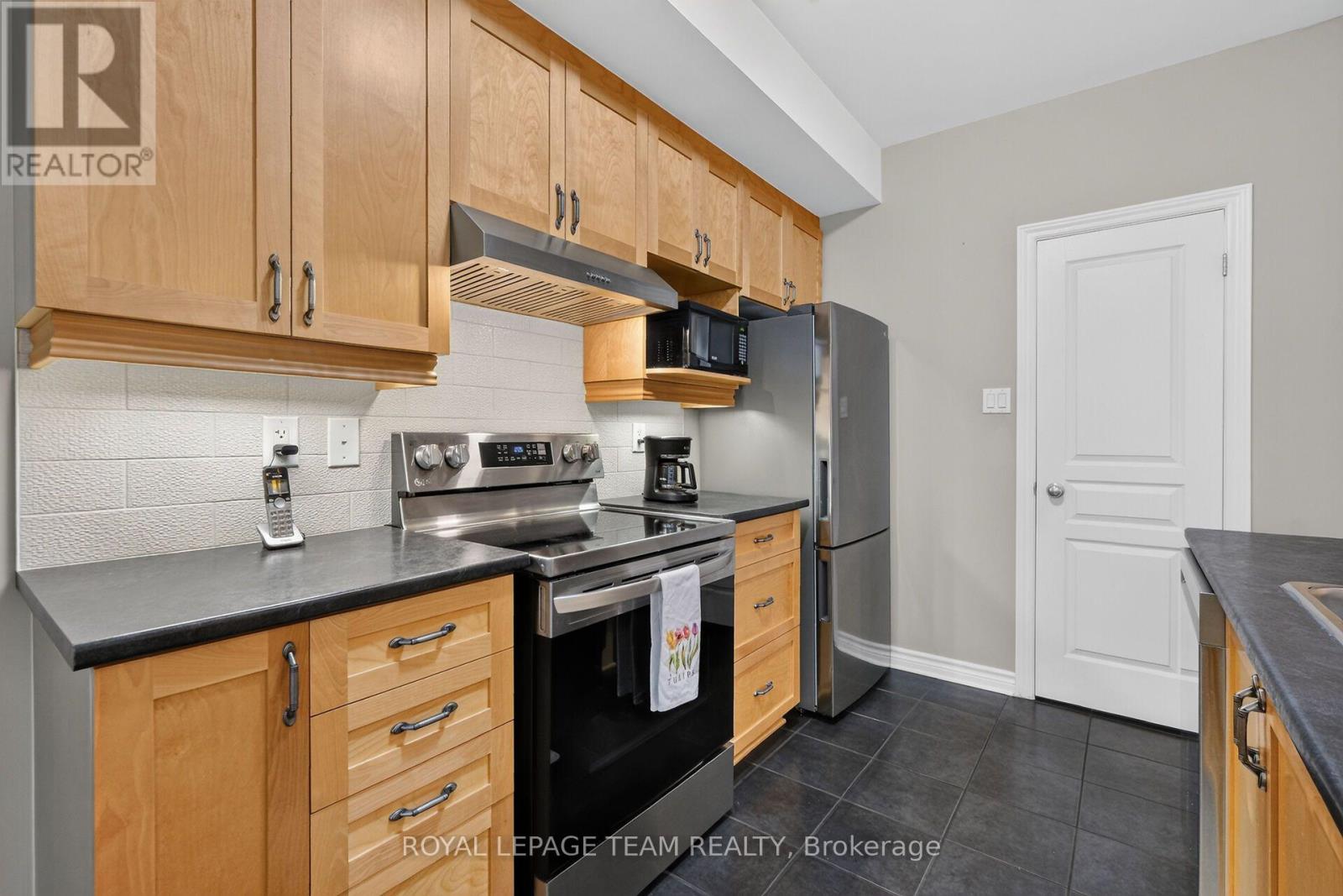 2 Bed, 2 Bath House for Sale in Ottawa – B – 1004 BERYL PRIVATE, Ottawa – MLS# X13740902 - Image 17