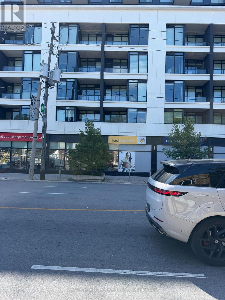 924 Eglinton Avenue West, Toronto (Forest Hill North), Ontario, M6C2C2, Toronto (Forest Hill North), Ontario — photo 2 of 5