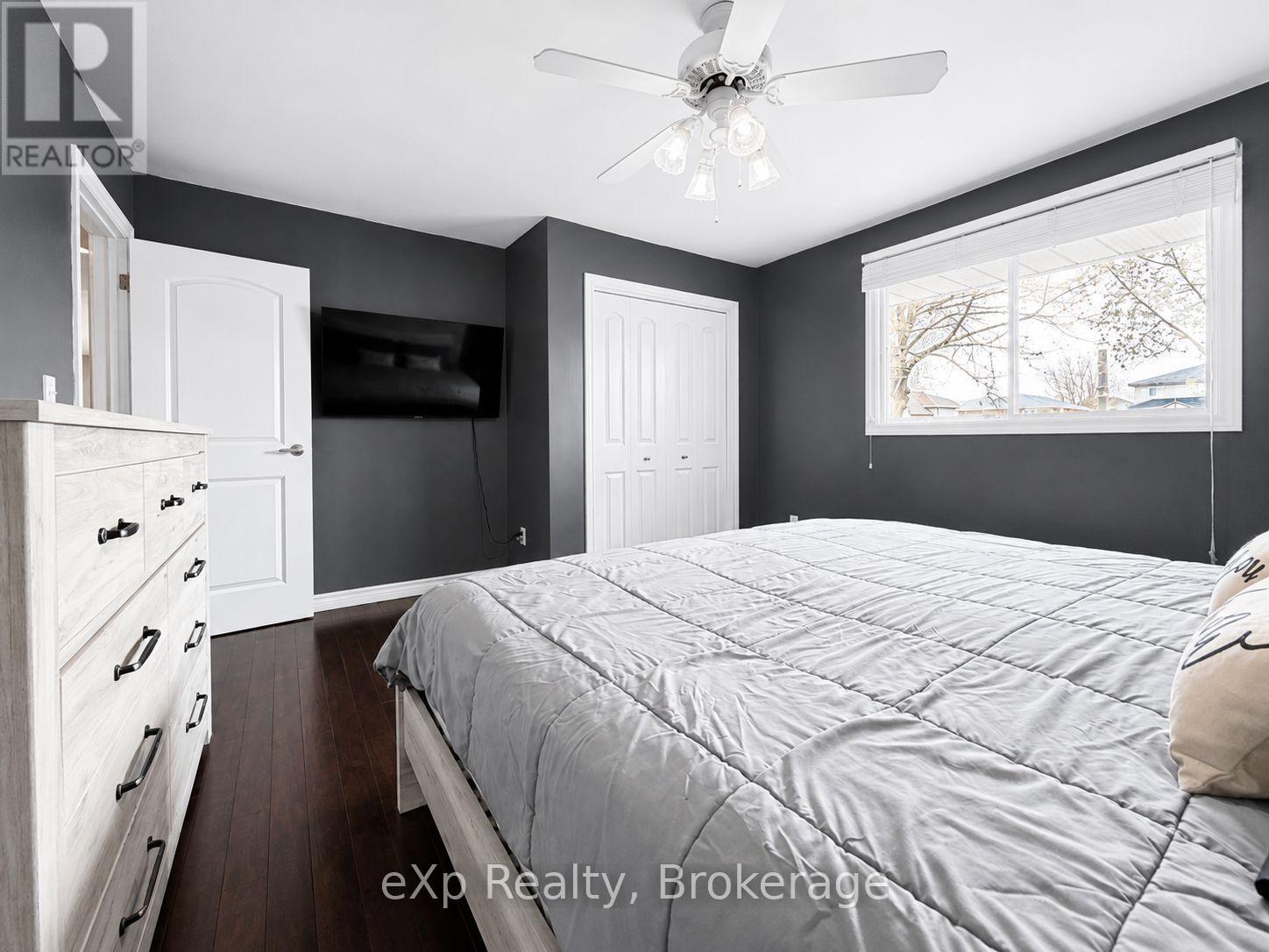 209 15TH AVENUE - 11